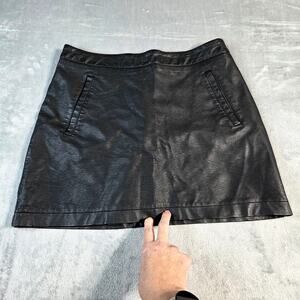 Forever 21 Faux Leather Black Skirt Sz Large Lined